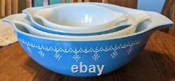 Vintage Pyrex Snowflake Cinderella Blue Garland Nesting Bowl Set of 4 Excellent