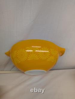 Vintage Pyrex Sunflower Daisy Yellow Orange Cinderella Nesting Bowls Set Of 3