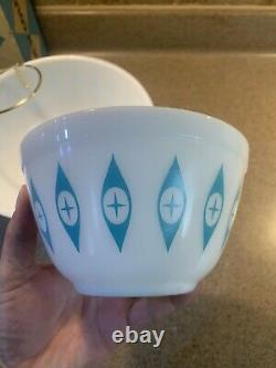 Vintage pyrex Atomic Eyes chip and dip set