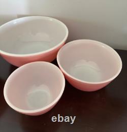 Vtg. Pyrex Nesting Mixing Bowls Flamingo Pink Set of 4 401, 402, 403, 404
